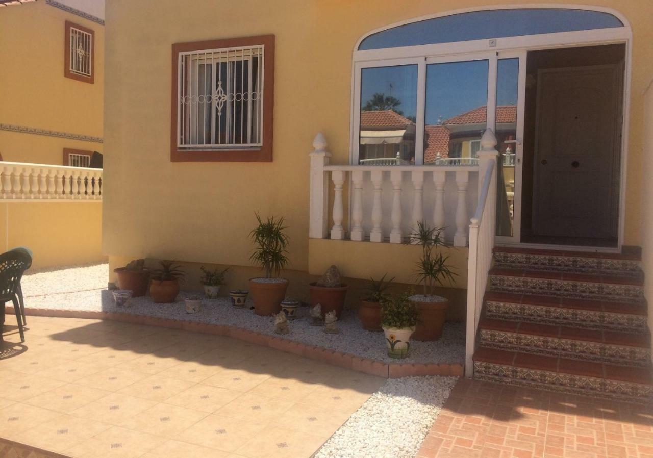 Torrevieja, La Torreta Ground Floor Apartment With Large Private Patio Garden المظهر الخارجي الصورة