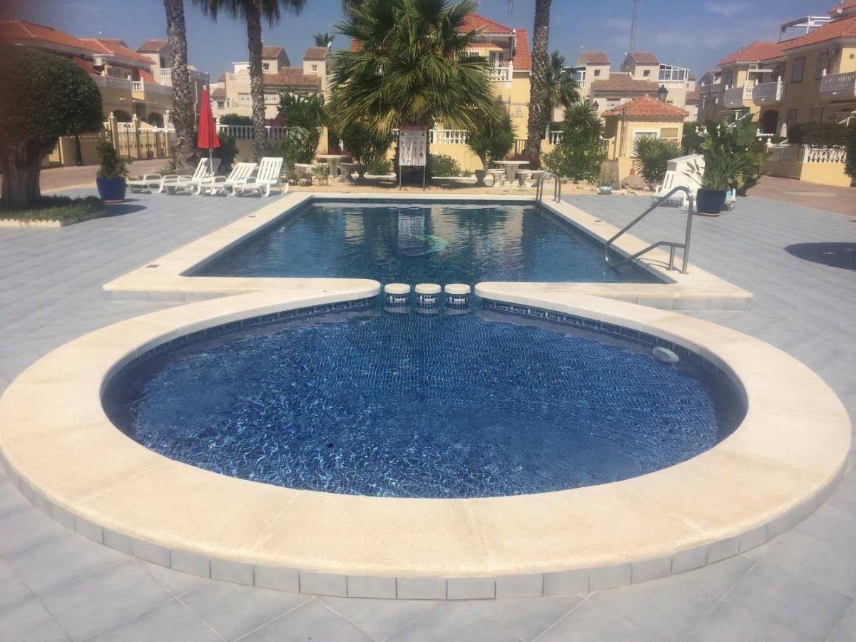 Torrevieja, La Torreta Ground Floor Apartment With Large Private Patio Garden المظهر الخارجي الصورة